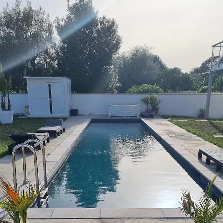 Le Pilotis 3* 구장메스트라